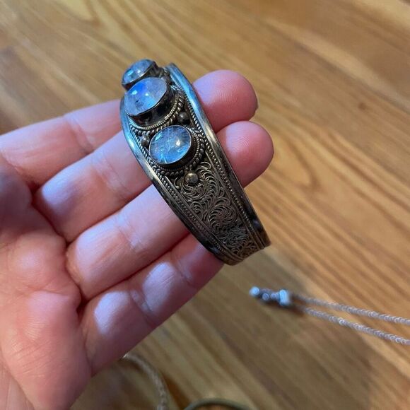 JEWELRY | bundle of 4 bracelets - Picture 9 of 16